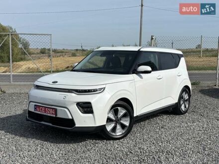 Кіа Soul EV 2020 у Львові на Automoto.ua Білий Кіа Soul EV, об'ємом двигуна 0 л та пробігом 57 тис. км за 17000 $, фото 1 на Automoto.ua