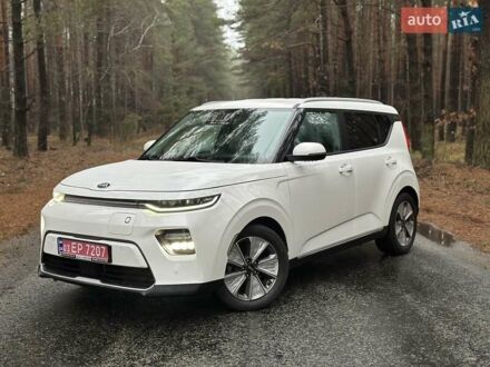 Киа Soul EV 2021 в Киеве на Automoto.ua Белый Киа Soul EV, объемом двигателя 0 л и пробегом 34 тыс. км за 20999 $, фото 1 на Automoto.ua