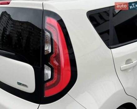 Бежевий Кіа Soul EV, об'ємом двигуна 0 л та пробігом 110 тис. км за 11500 $, фото 13 на Automoto.ua