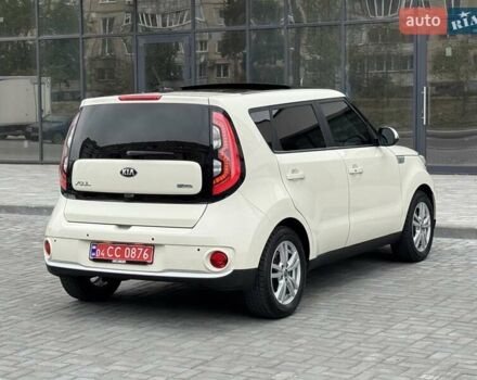 Бежевий Кіа Soul EV, об'ємом двигуна 0 л та пробігом 110 тис. км за 11500 $, фото 12 на Automoto.ua