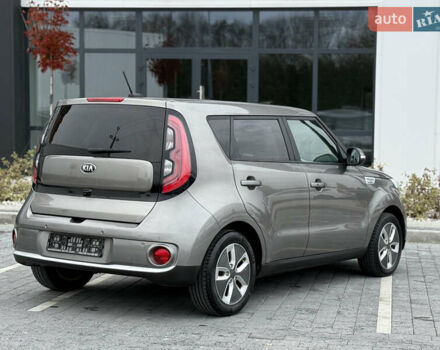 Бежевый Киа Soul EV, объемом двигателя 0 л и пробегом 174 тыс. км за 9700 $, фото 3 на Automoto.ua