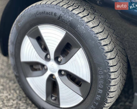 Черный Киа Soul EV, объемом двигателя 0 л и пробегом 96 тыс. км за 6999 $, фото 13 на Automoto.ua