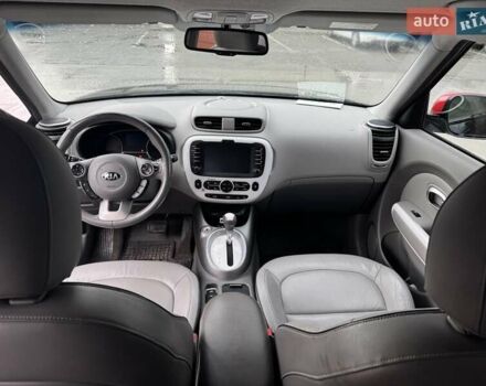 Кіа Soul EV 2015 у Вишневом на Automoto.ua Чорний Кіа Soul EV, об'ємом двигуна 0 л та пробігом 112 тис. км за 8200 $, фото 8 на Automoto.ua