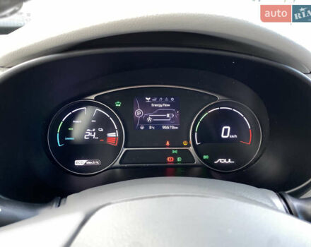 Черный Киа Soul EV, объемом двигателя 0 л и пробегом 96 тыс. км за 6999 $, фото 25 на Automoto.ua