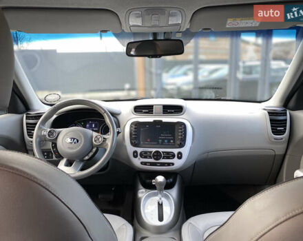 Черный Киа Soul EV, объемом двигателя 0 л и пробегом 96 тыс. км за 6999 $, фото 21 на Automoto.ua