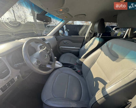 Черный Киа Soul EV, объемом двигателя 0 л и пробегом 96 тыс. км за 5900 $, фото 18 на Automoto.ua