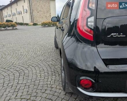 Черный Киа Soul EV, объемом двигателя 0 л и пробегом 115 тыс. км за 10000 $, фото 9 на Automoto.ua