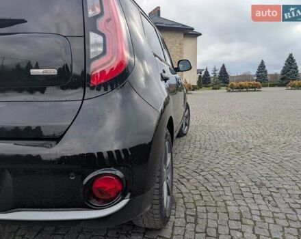 Черный Киа Soul EV, объемом двигателя 0 л и пробегом 115 тыс. км за 10000 $, фото 23 на Automoto.ua