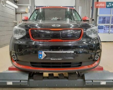 Черный Киа Soul EV, объемом двигателя 0 л и пробегом 158 тыс. км за 10750 $, фото 3 на Automoto.ua