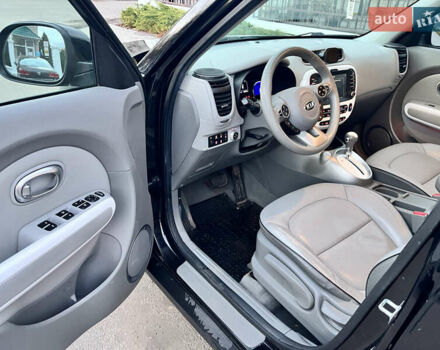 Черный Киа Soul EV, объемом двигателя 0 л и пробегом 140 тыс. км за 10499 $, фото 9 на Automoto.ua