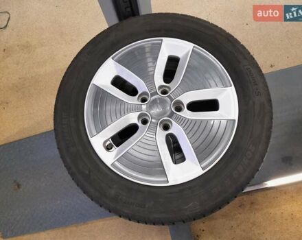 Черный Киа Soul EV, объемом двигателя 0 л и пробегом 158 тыс. км за 10750 $, фото 23 на Automoto.ua