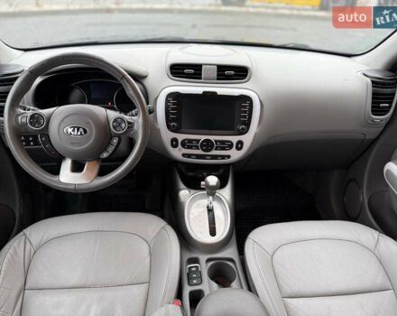 Чорний Кіа Soul EV, об'ємом двигуна 0 л та пробігом 138 тис. км за 10500 $, фото 6 на Automoto.ua