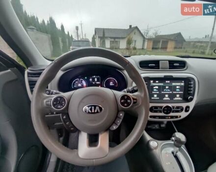 Черный Киа Soul EV, объемом двигателя 0 л и пробегом 79 тыс. км за 11500 $, фото 10 на Automoto.ua