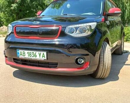 Чорний Кіа Soul EV, об'ємом двигуна 0 л та пробігом 105 тис. км за 16100 $, фото 1 на Automoto.ua