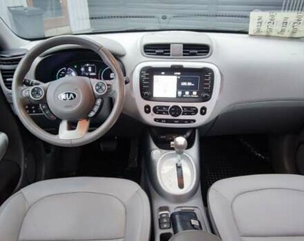 Чорний Кіа Soul EV, об'ємом двигуна 0 л та пробігом 102 тис. км за 11000 $, фото 37 на Automoto.ua