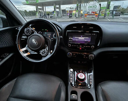 Киа Soul EV 2020 в Киеве на Automoto.ua Черный Киа Soul EV, объемом двигателя 0 л и пробегом 123 тыс. км за 18900 $, фото 35 на Automoto.ua