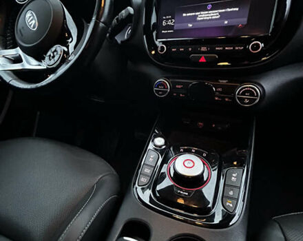 Киа Soul EV 2020 в Киеве на Automoto.ua Черный Киа Soul EV, объемом двигателя 0 л и пробегом 123 тыс. км за 18900 $, фото 29 на Automoto.ua