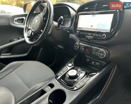 Кіа Soul EV 2020 у Дрогобичі на Automoto.ua Чорний Кіа Soul EV, об'ємом двигуна 0 л та пробігом 99 тис. км за 19200 $, фото 53 на Automoto.ua