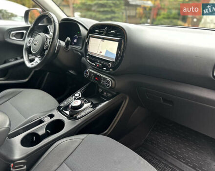 Кіа Soul EV 2020 у Дрогобичі на Automoto.ua Чорний Кіа Soul EV, об'ємом двигуна 0 л та пробігом 99 тис. км за 19200 $, фото 42 на Automoto.ua