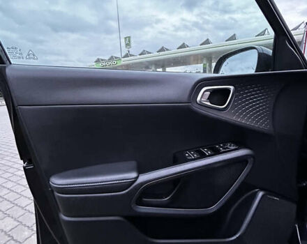 Киа Soul EV 2020 в Киеве на Automoto.ua Черный Киа Soul EV, объемом двигателя 0 л и пробегом 123 тыс. км за 18900 $, фото 40 на Automoto.ua