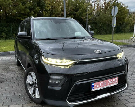 Киа Soul EV 2020 в Киеве на Automoto.ua Черный Киа Soul EV, объемом двигателя 0 л и пробегом 123 тыс. км за 18900 $, фото 3 на Automoto.ua
