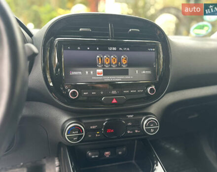 Кіа Soul EV 2020 у Дрогобичі на Automoto.ua Чорний Кіа Soul EV, об'ємом двигуна 0 л та пробігом 99 тис. км за 19200 $, фото 30 на Automoto.ua