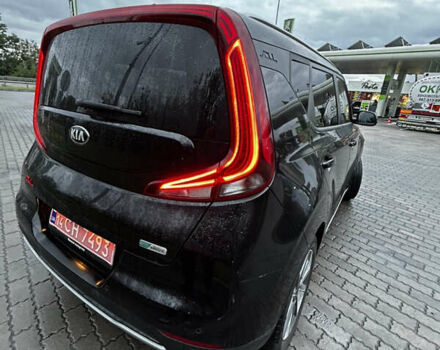 Киа Soul EV 2020 в Киеве на Automoto.ua Черный Киа Soul EV, объемом двигателя 0 л и пробегом 123 тыс. км за 18900 $, фото 32 на Automoto.ua