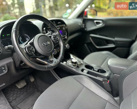Кіа Soul EV 2020 у Дрогобичі на Automoto.ua Чорний Кіа Soul EV, об'ємом двигуна 0 л та пробігом 99 тис. км за 19200 $, фото 34 на Automoto.ua
