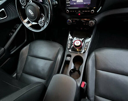 Киа Soul EV 2020 в Киеве на Automoto.ua Черный Киа Soul EV, объемом двигателя 0 л и пробегом 123 тыс. км за 18900 $, фото 27 на Automoto.ua