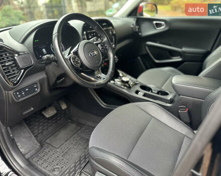 Кіа Soul EV 2020 у Дрогобичі на Automoto.ua Чорний Кіа Soul EV, об'ємом двигуна 0 л та пробігом 99 тис. км за 19200 $, фото 33 на Automoto.ua