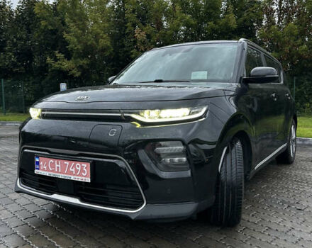 Киа Soul EV 2020 в Киеве на Automoto.ua Черный Киа Soul EV, объемом двигателя 0 л и пробегом 123 тыс. км за 18900 $, фото 1 на Automoto.ua