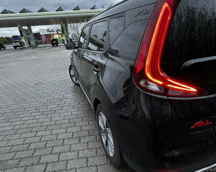 Киа Soul EV 2020 в Киеве на Automoto.ua Черный Киа Soul EV, объемом двигателя 0 л и пробегом 123 тыс. км за 18900 $, фото 33 на Automoto.ua