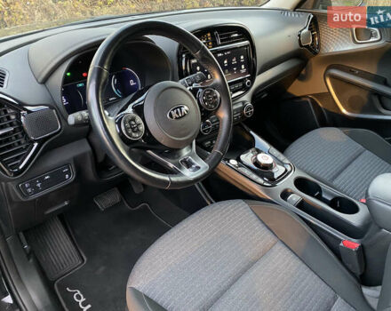 Чорний Кіа Soul EV, об'ємом двигуна 0 л та пробігом 67 тис. км за 18399 $, фото 27 на Automoto.ua