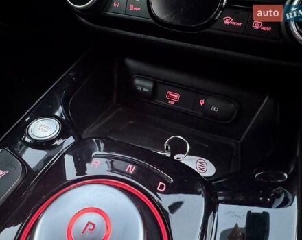 Красный Киа Soul EV, объемом двигателя 0 л и пробегом 129 тыс. км за 16750 $, фото 77 на Automoto.ua
