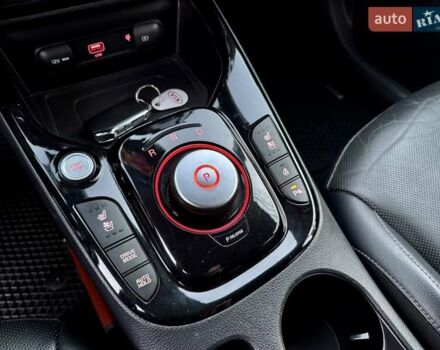 Красный Киа Soul EV, объемом двигателя 0 л и пробегом 129 тыс. км за 16750 $, фото 73 на Automoto.ua