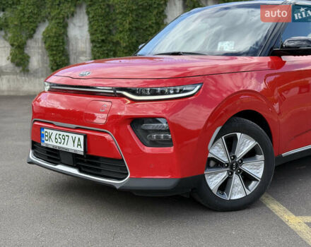 Киа Soul EV 2020 в Ровно на Automoto.ua Красный Киа Soul EV, объемом двигателя 0 л и пробегом 23 тыс. км за 19999 $, фото 4 на Automoto.ua