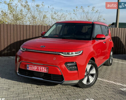 Красный Киа Soul EV, объемом двигателя 0 л и пробегом 120 тыс. км за 17500 $, фото 1 на Automoto.ua