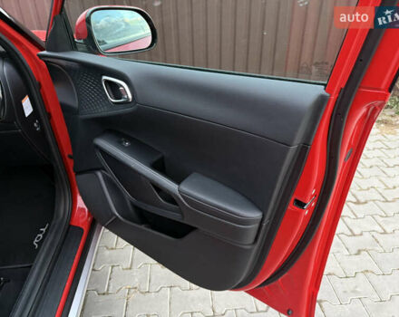 Красный Киа Soul EV, объемом двигателя 0 л и пробегом 120 тыс. км за 17500 $, фото 32 на Automoto.ua