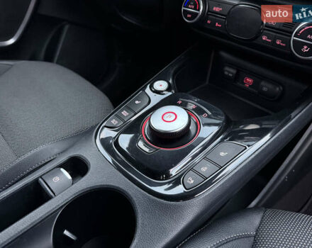 Красный Киа Soul EV, объемом двигателя 0 л и пробегом 120 тыс. км за 17500 $, фото 28 на Automoto.ua