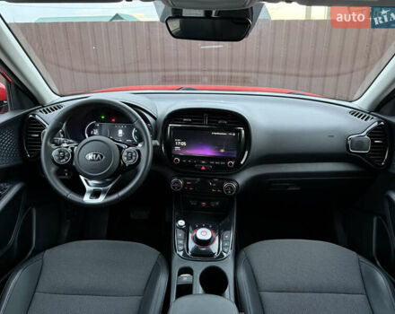 Красный Киа Soul EV, объемом двигателя 0 л и пробегом 120 тыс. км за 17500 $, фото 26 на Automoto.ua