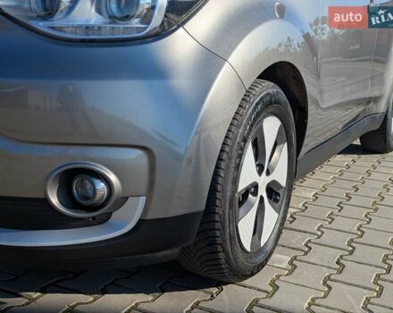 Сірий Кіа Soul EV, об'ємом двигуна 0 л та пробігом 166 тис. км за 5500 $, фото 10 на Automoto.ua