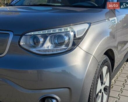 Сірий Кіа Soul EV, об'ємом двигуна 0 л та пробігом 166 тис. км за 5500 $, фото 4 на Automoto.ua