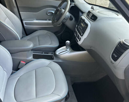 Серый Киа Soul EV, объемом двигателя 0 л и пробегом 174 тыс. км за 9200 $, фото 11 на Automoto.ua