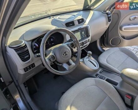 Сірий Кіа Soul EV, об'ємом двигуна 0 л та пробігом 166 тис. км за 5500 $, фото 54 на Automoto.ua