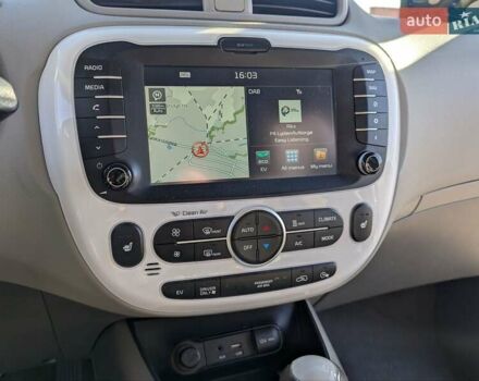 Сірий Кіа Soul EV, об'ємом двигуна 0 л та пробігом 166 тис. км за 5500 $, фото 49 на Automoto.ua