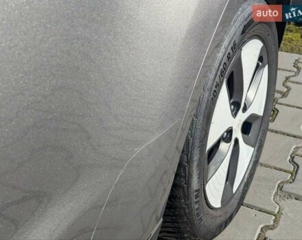 Сірий Кіа Soul EV, об'ємом двигуна 0 л та пробігом 166 тис. км за 5500 $, фото 32 на Automoto.ua