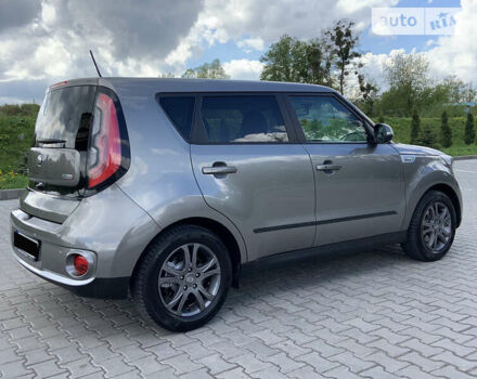 Серый Киа Soul EV, объемом двигателя 0 л и пробегом 78 тыс. км за 8900 $, фото 5 на Automoto.ua