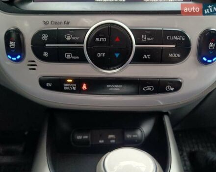 Сірий Кіа Soul EV, об'ємом двигуна 0 л та пробігом 142 тис. км за 6900 $, фото 43 на Automoto.ua