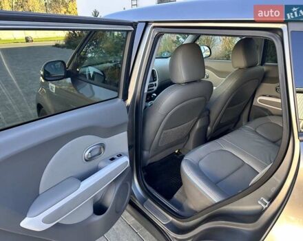 Серый Киа Soul EV, объемом двигателя 0 л и пробегом 160 тыс. км за 9699 $, фото 18 на Automoto.ua