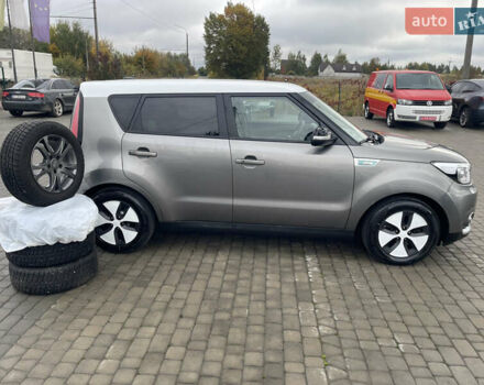 Серый Киа Soul EV, объемом двигателя 0 л и пробегом 110 тыс. км за 5950 $, фото 6 на Automoto.ua